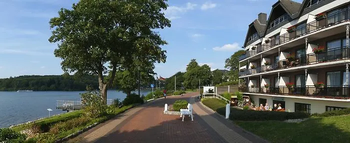 Seehotel Diekseepark Superior 3* Malente